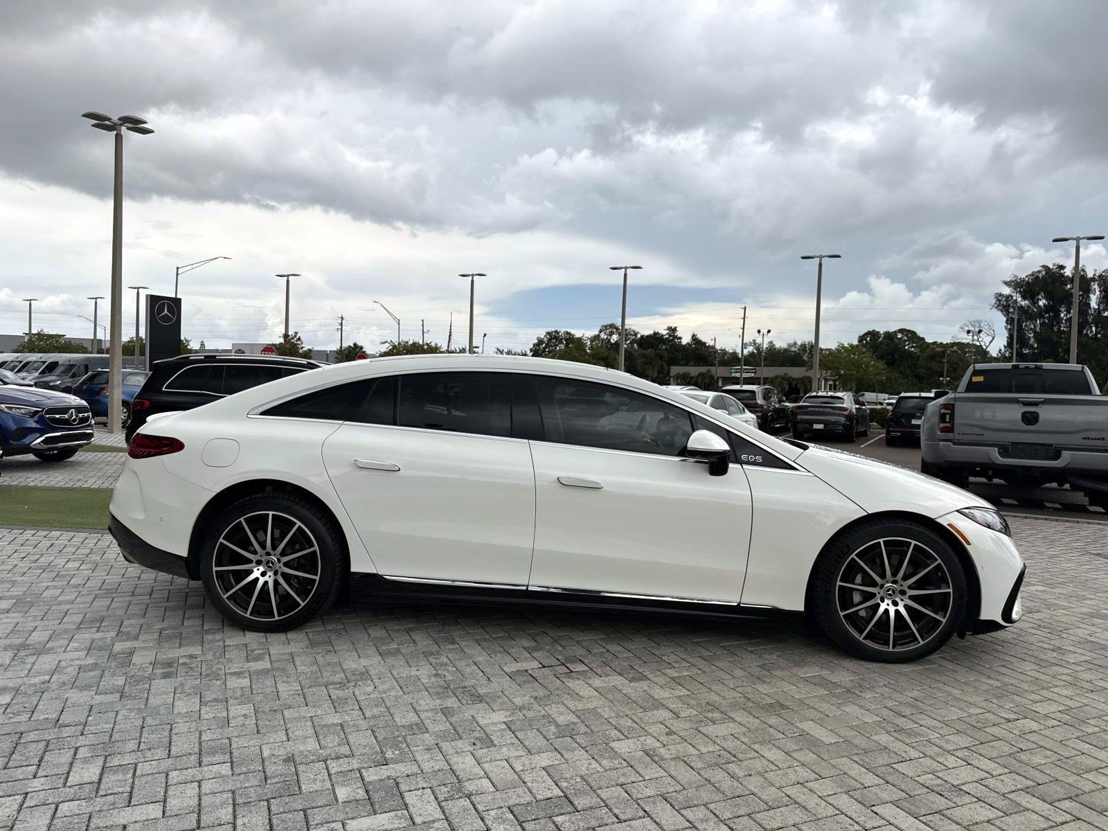 Used 2023 MANUFAKTUR Diamond White Metallic Mercedes-Benz 580 image 6