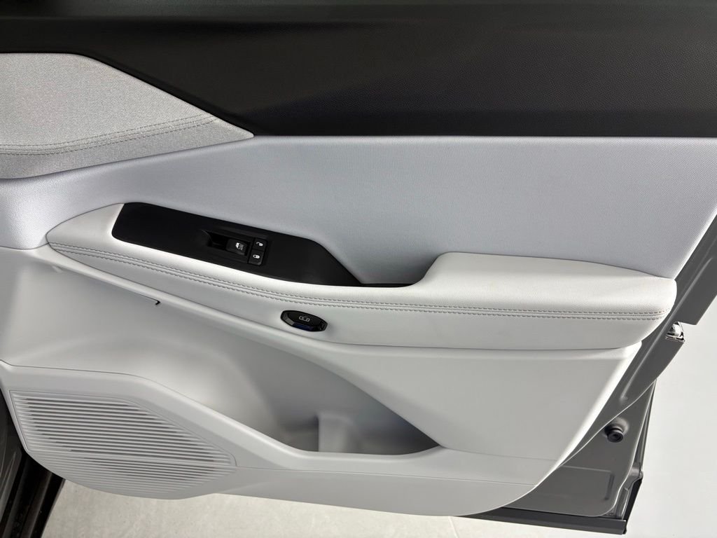New 2026 Sting-Gray Clear-Coat Exterior Paint Jeep Laredo image 42