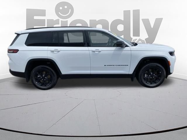 New 2026 Bright White Clear-Coat Exterior Paint Jeep Altitude image 6