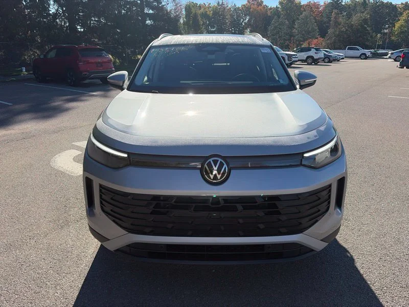 New 2027 Silver Volkswagen SE image 8