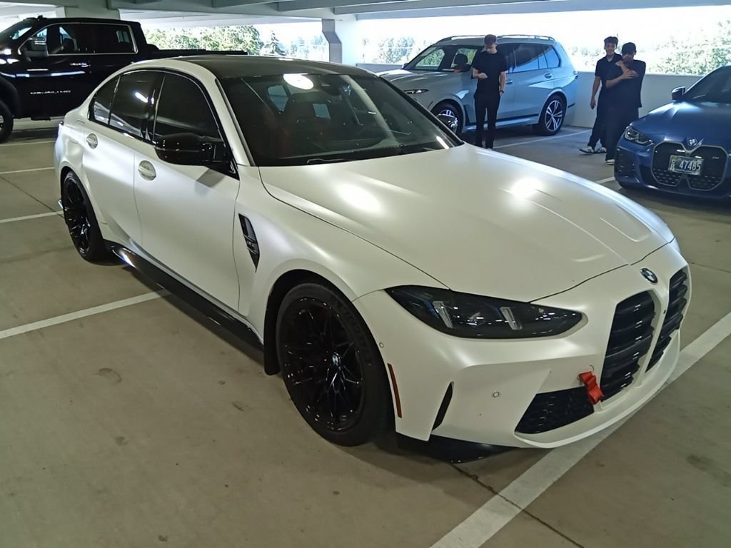 Used 2025 Frozen Brilliant White Metallic BMW  image 3