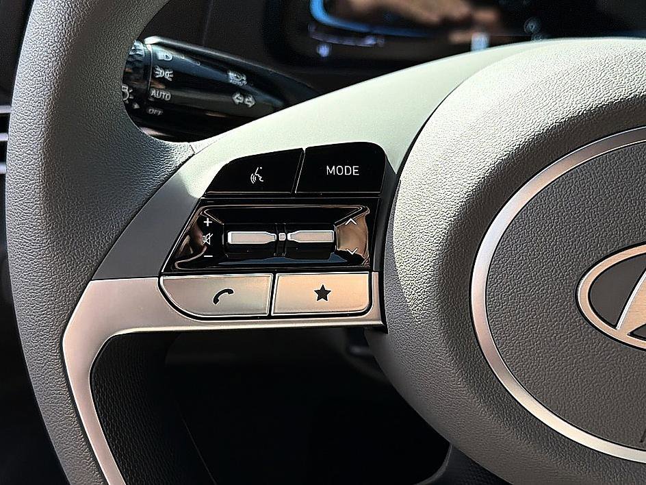 New 2026 Serenity White Hyundai SE image 12