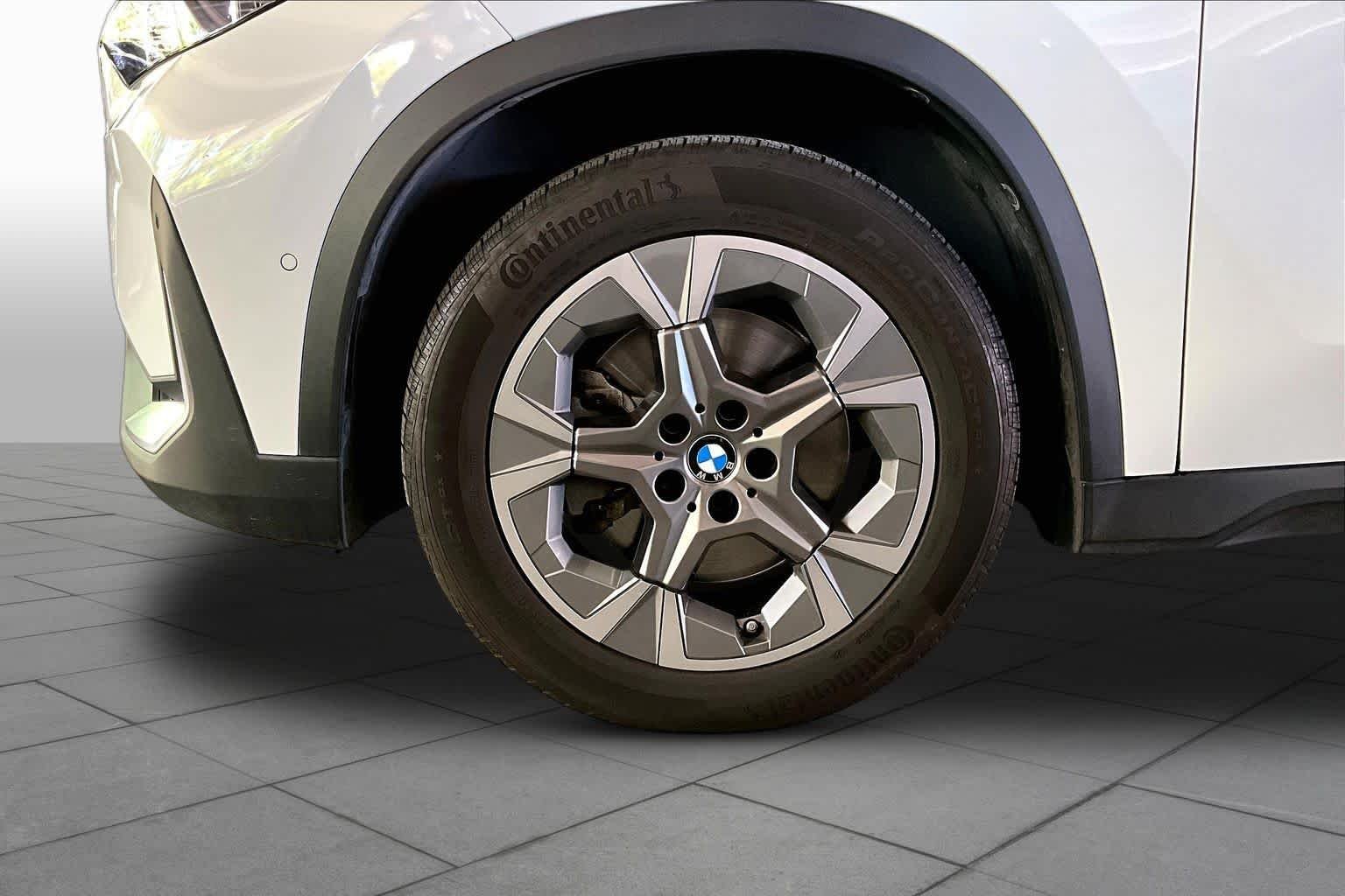 Used 2023 Alpine White BMW xDrive28i image 10