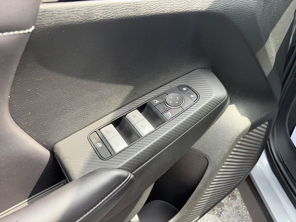 Used 2022  Mitsubishi Black Edition image 19