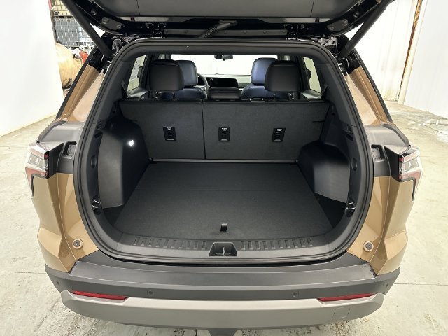 2027 Chevrolet Equinox LT - Photo 22