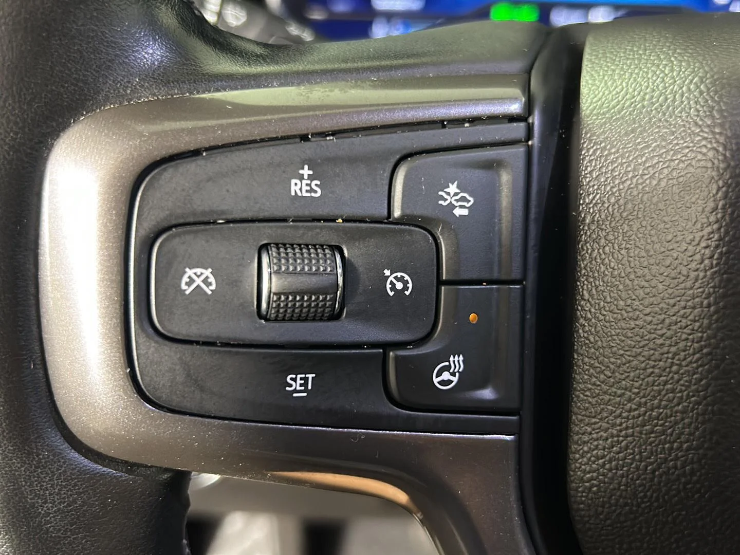 Used 2024 Iridescent Pearl Tricoat Chevrolet High Country image 25