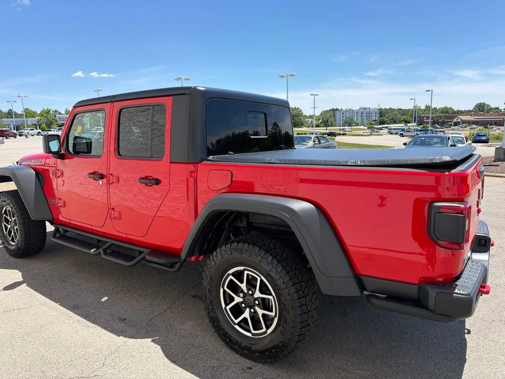 2025 Jeep Gladiator Rubicon Auto's photo