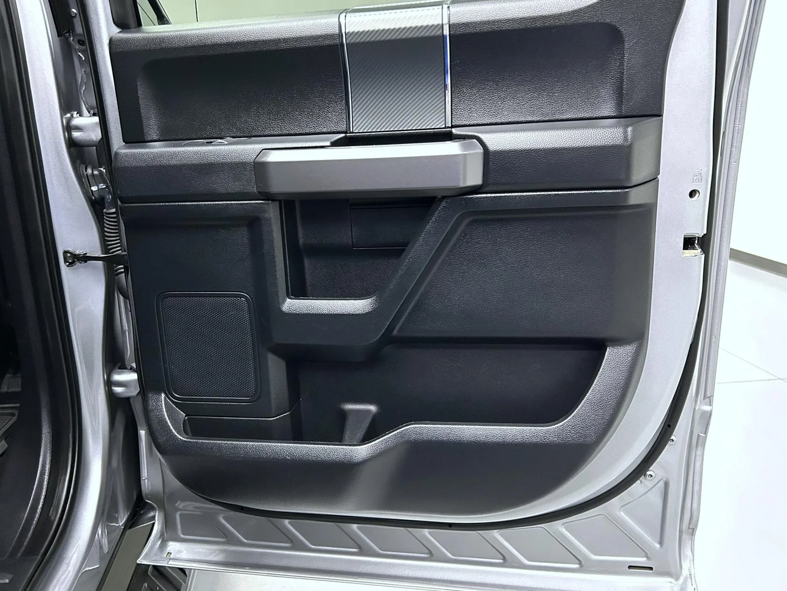 Used 2020 Silver Ford XLT image 17