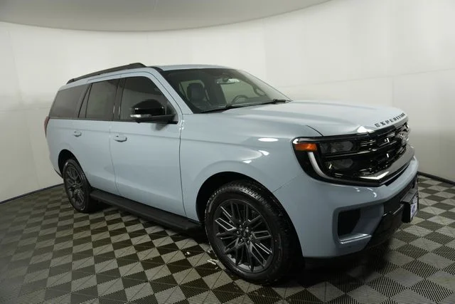 New 2026 Glacier Gray Metallic Tri-Coat Ford Platinum® image 2