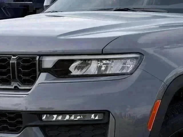 New 2027 Sting-Gray Clear-Coat Paint Jeep Limited image 18