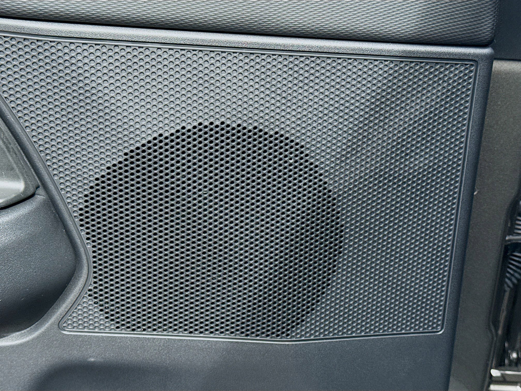 Certified Used 2025 Silver Land Rover Dynamic SE image 25