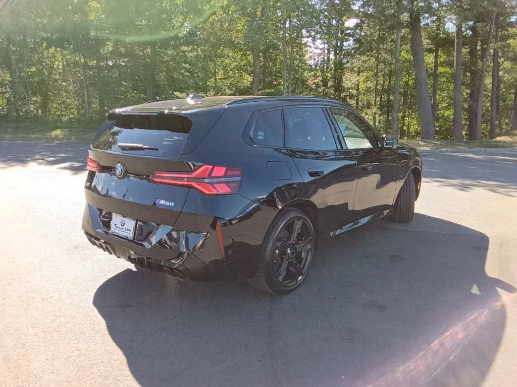 Used 2026 Black Sapphire Metallic BMW M50 xDrive image 7