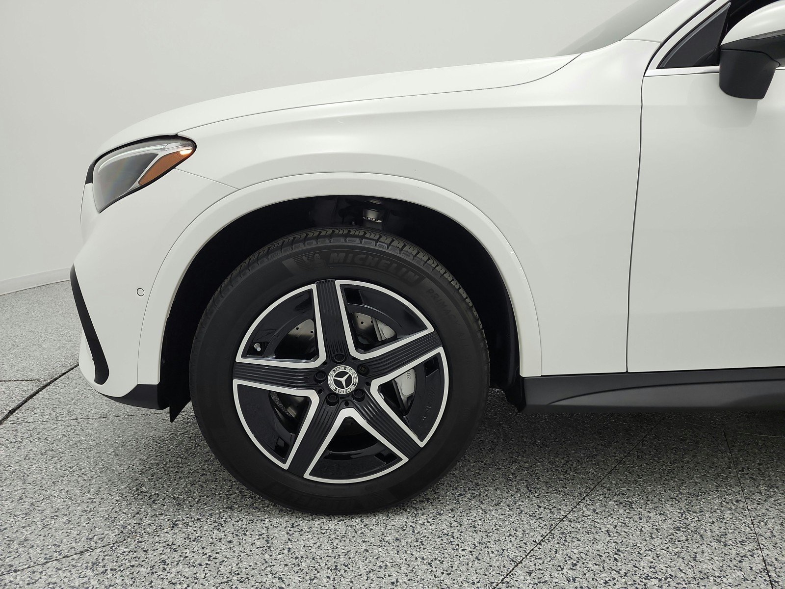 Used 2024 Polar White Mercedes-Benz GLC 300 SUV image 17