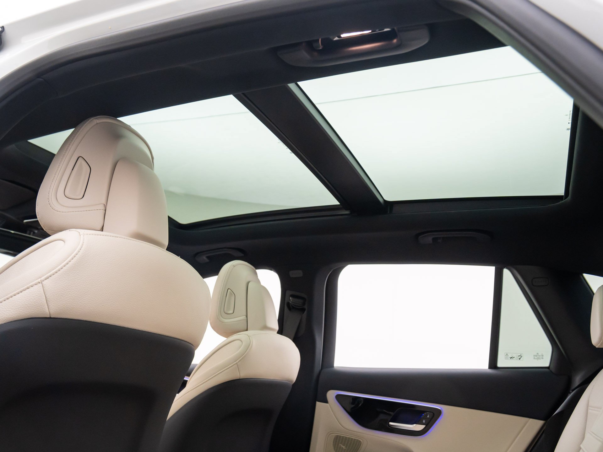 Used 2026 White Mercedes-Benz GLC 300 image 21