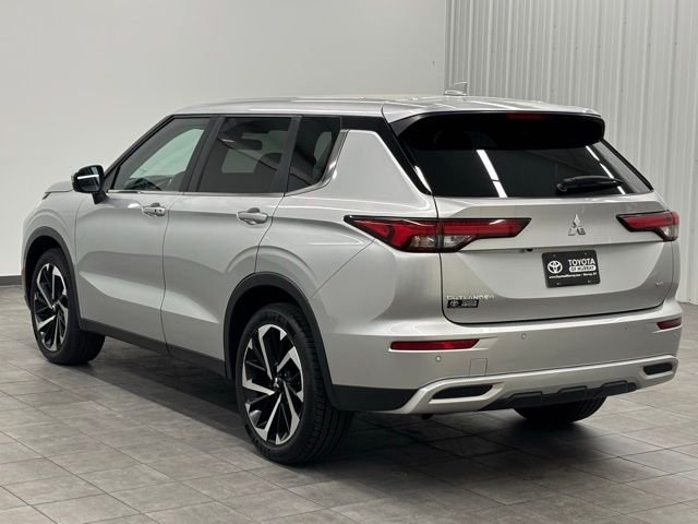 Used 2024 Gray Mitsubishi  image 4