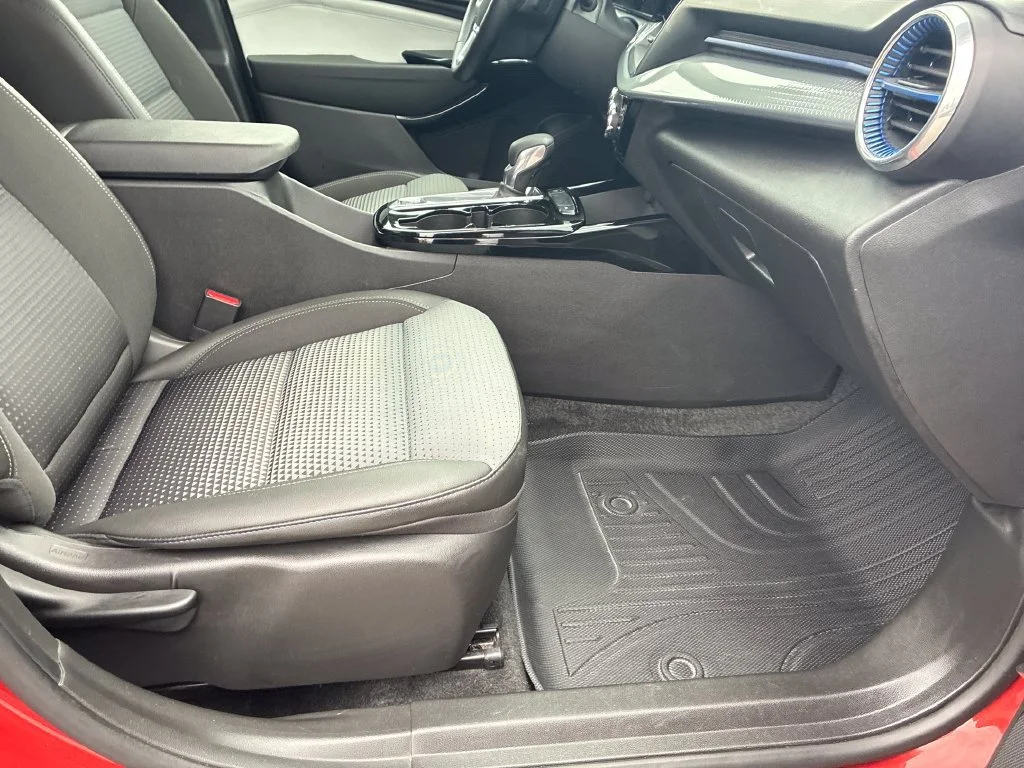 Used 2024 Cayenne Orange Metallic Chevrolet LT image 27