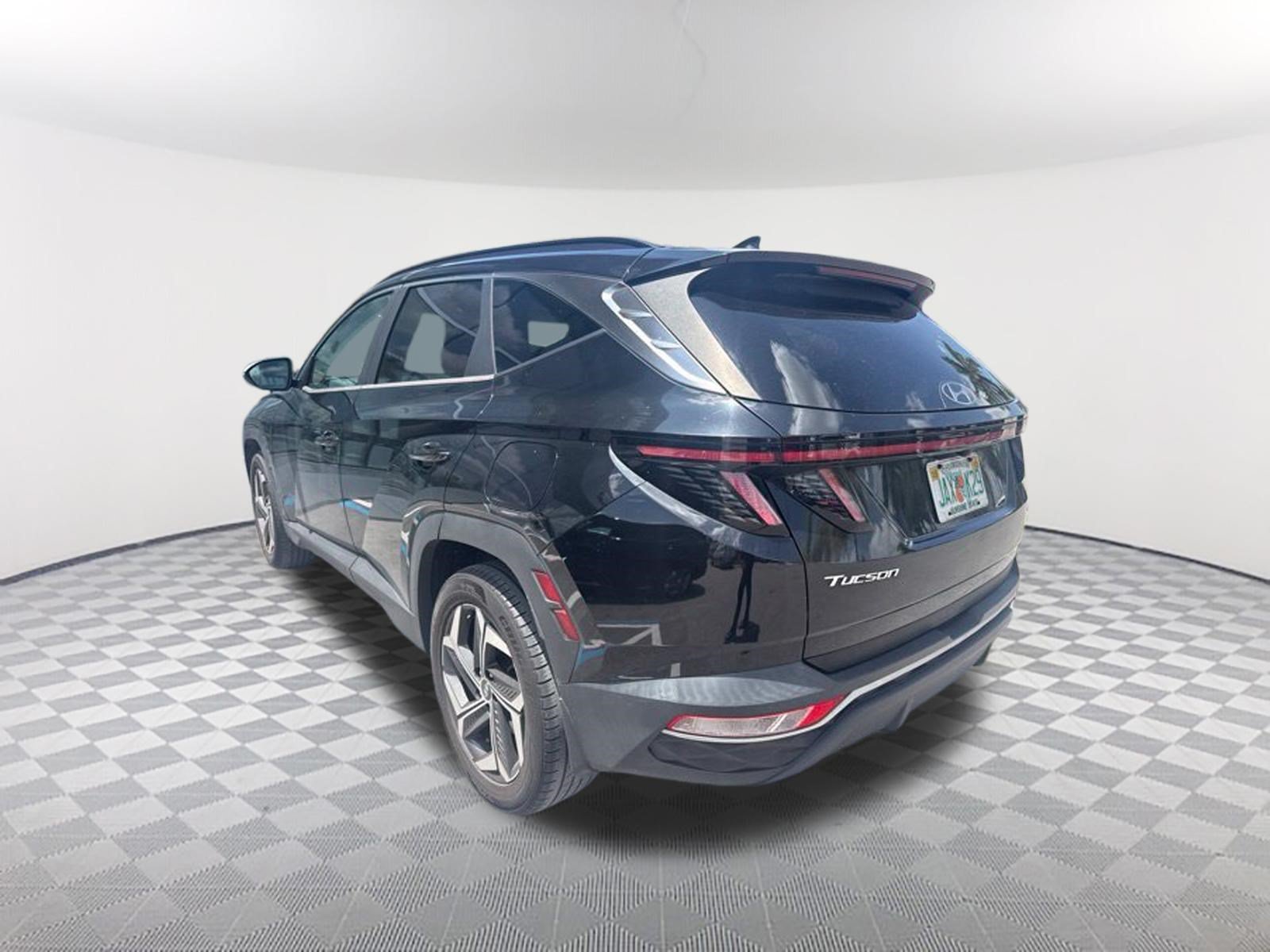 Used 2022 Phantom Black Hyundai SEL image 7