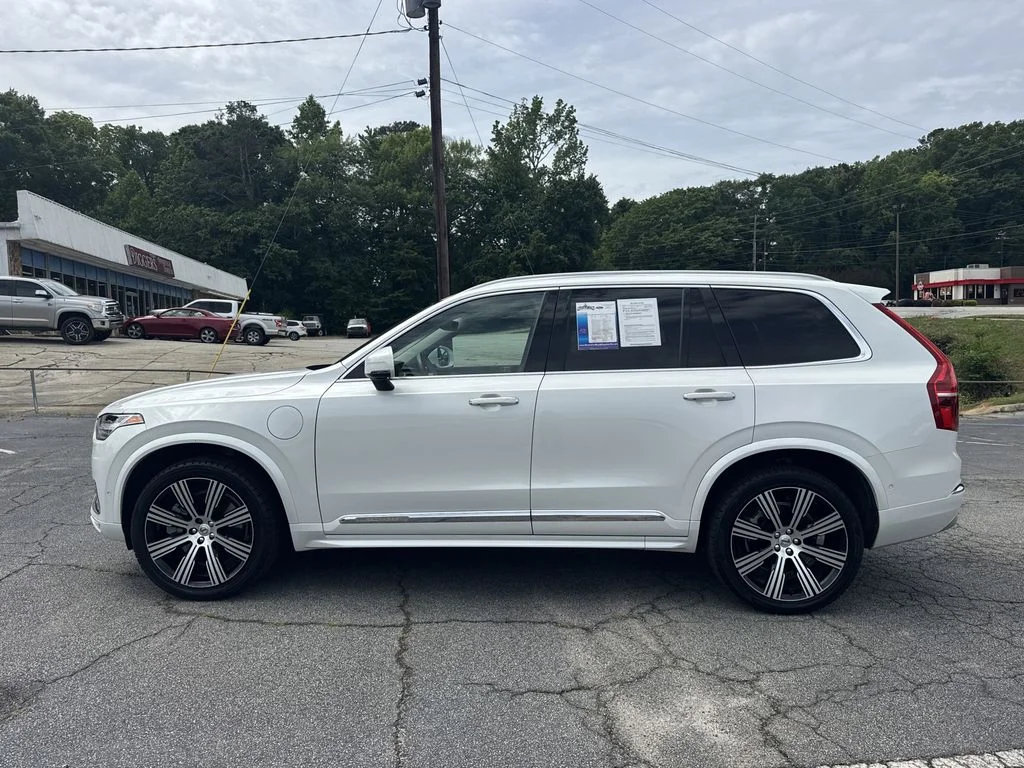 Used 2022 White Volvo T8 Inscription 7 Passenger image 4