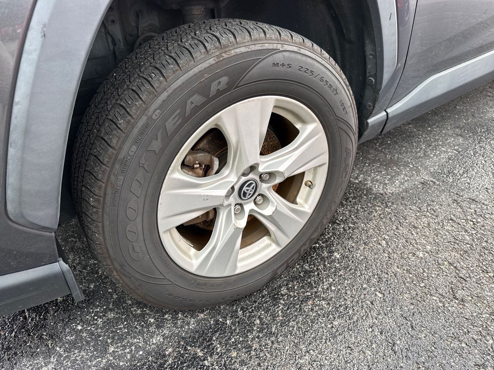 Used 2019 Magnetic Gray Metallic Toyota LE image 8