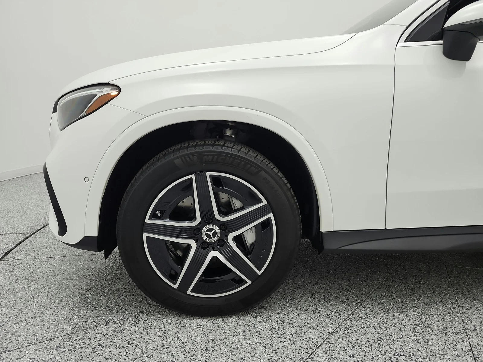 Used 2024 Polar White Mercedes-Benz GLC 300 SUV image 17