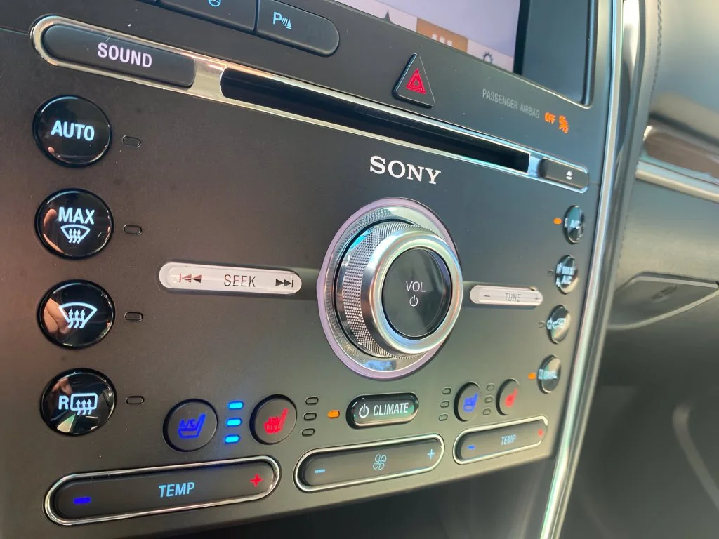 Used 2017 White Ford Platinum image 24