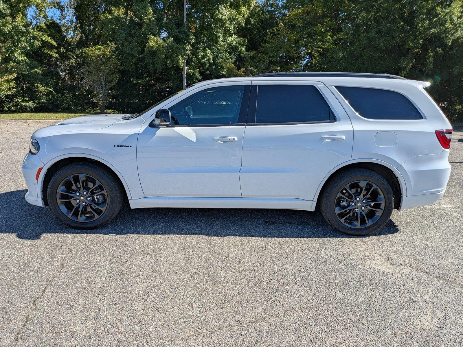 Used 2023 White Knuckle Clearcoat Dodge R/T Plus image 7