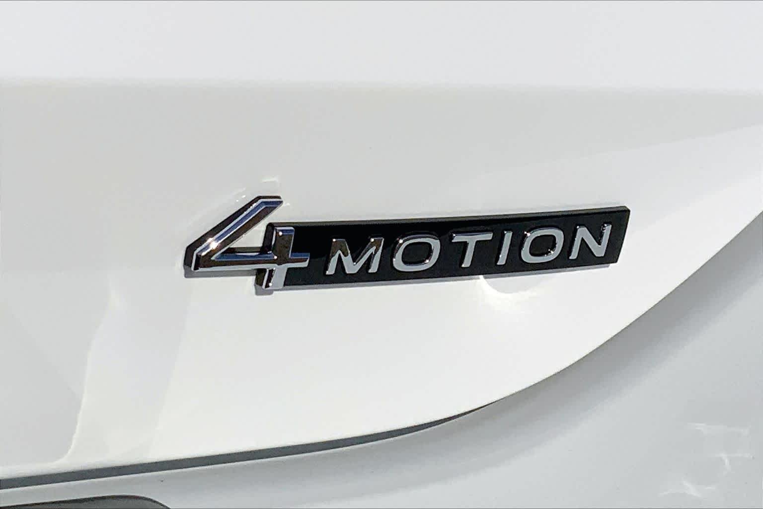 New 2026 Pure White Volkswagen SE image 15
