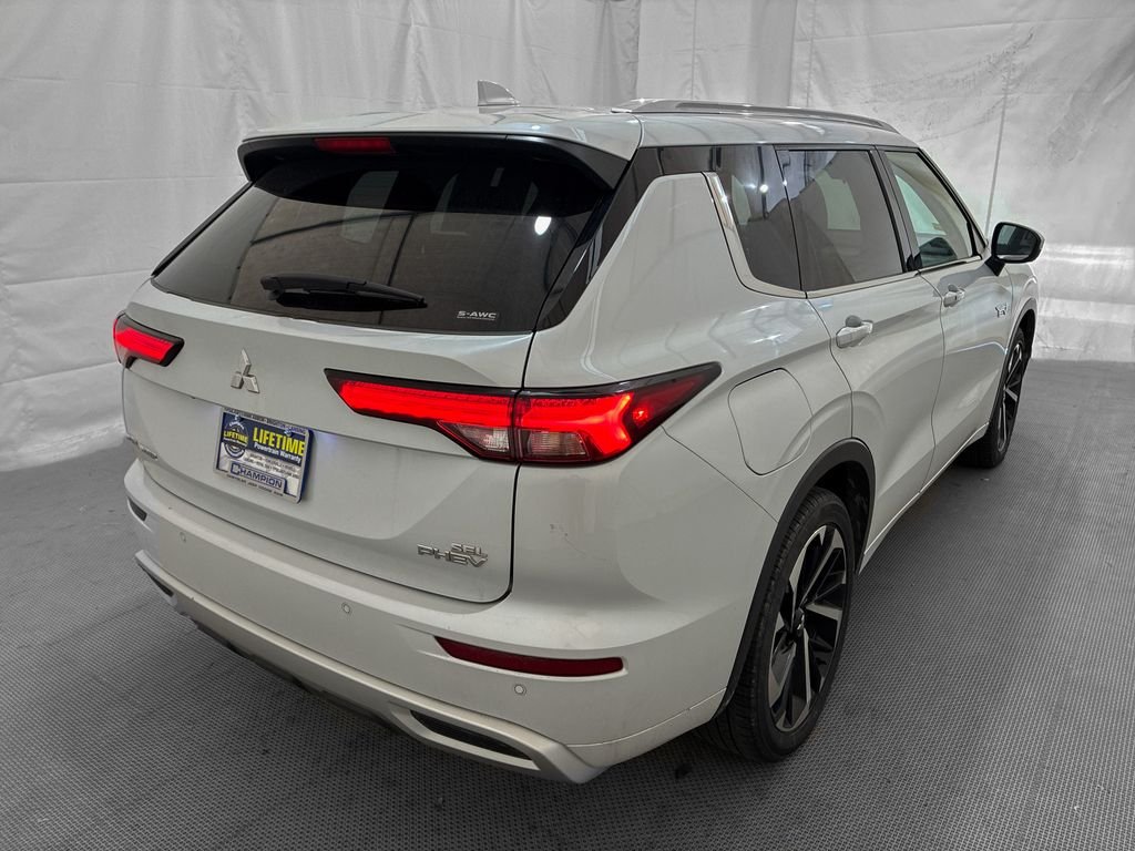 Used 2024 White Mitsubishi SEL image 7