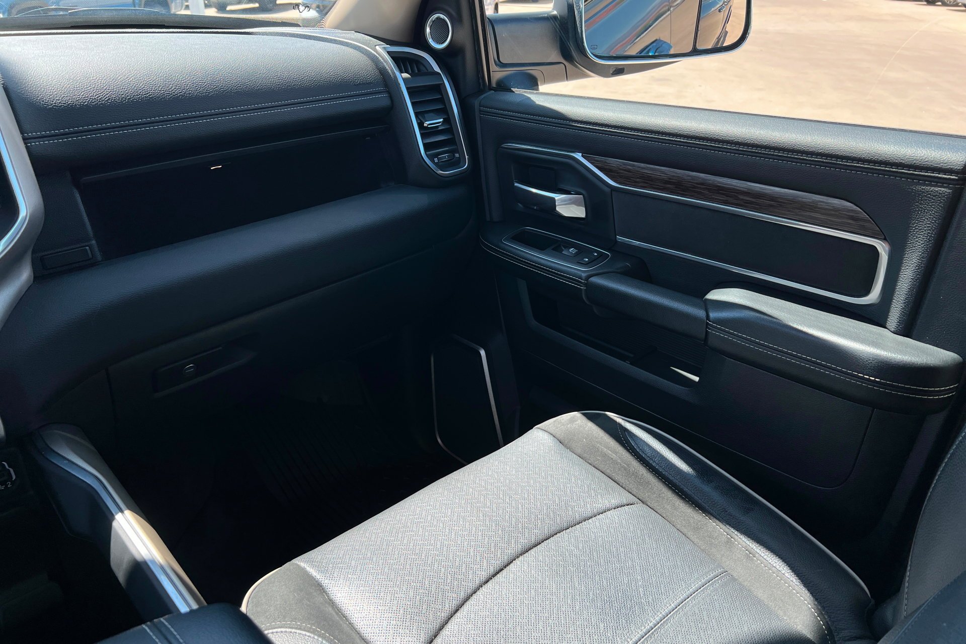 Certified Used 2021 Patriot Blue Pearlcoat Ram Laramie image 11