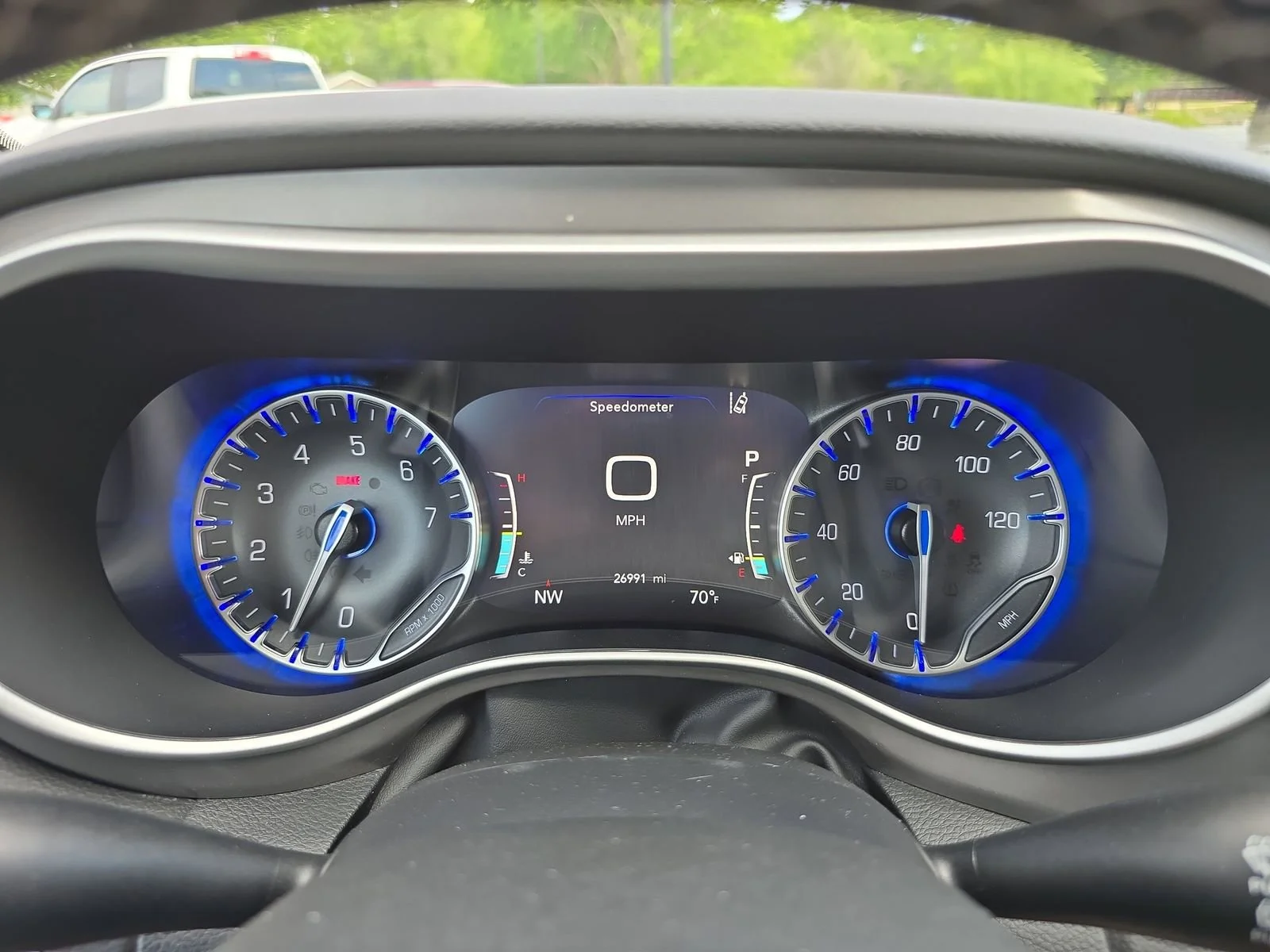 Used 2025 White Chrysler Select image 14