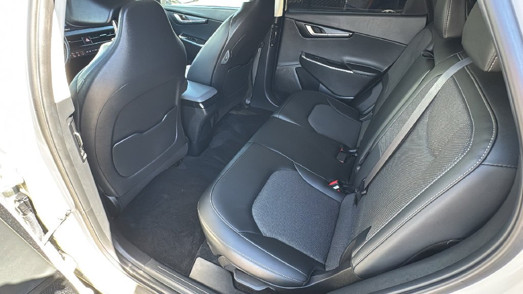 Used 2024 White Kia Light image 16