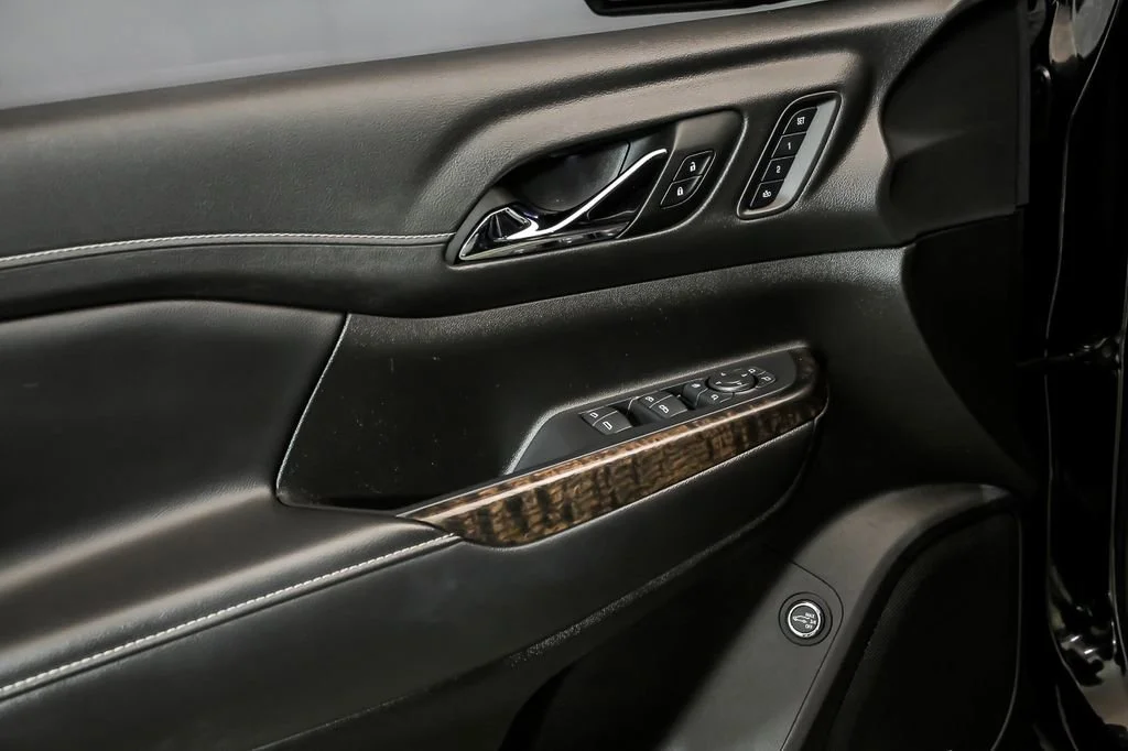 Used 2022 Ebony Twilight Metallic GMC Denali image 10