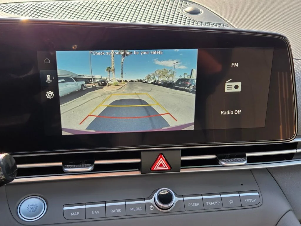 Used 2025 Red Hyundai SEL Convenience image 30