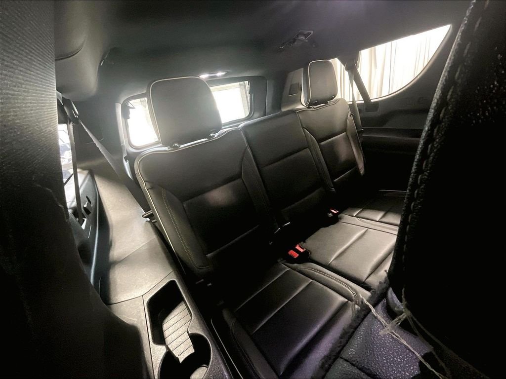 Used 2023 White GMC SLT image 17
