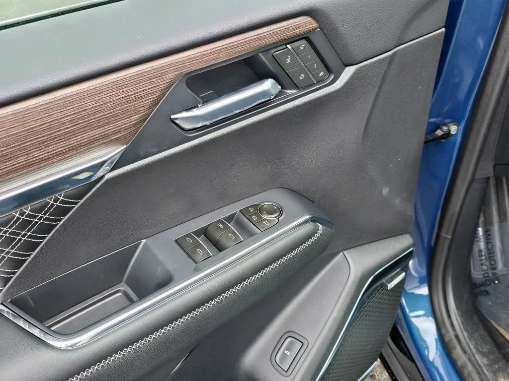 2026 GMC Acadia Denali - Photo 13