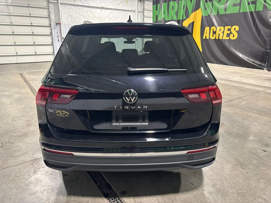 Used 2024  Volkswagen SE image 7
