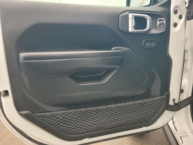 Used 2021 White Jeep Rubicon image 18