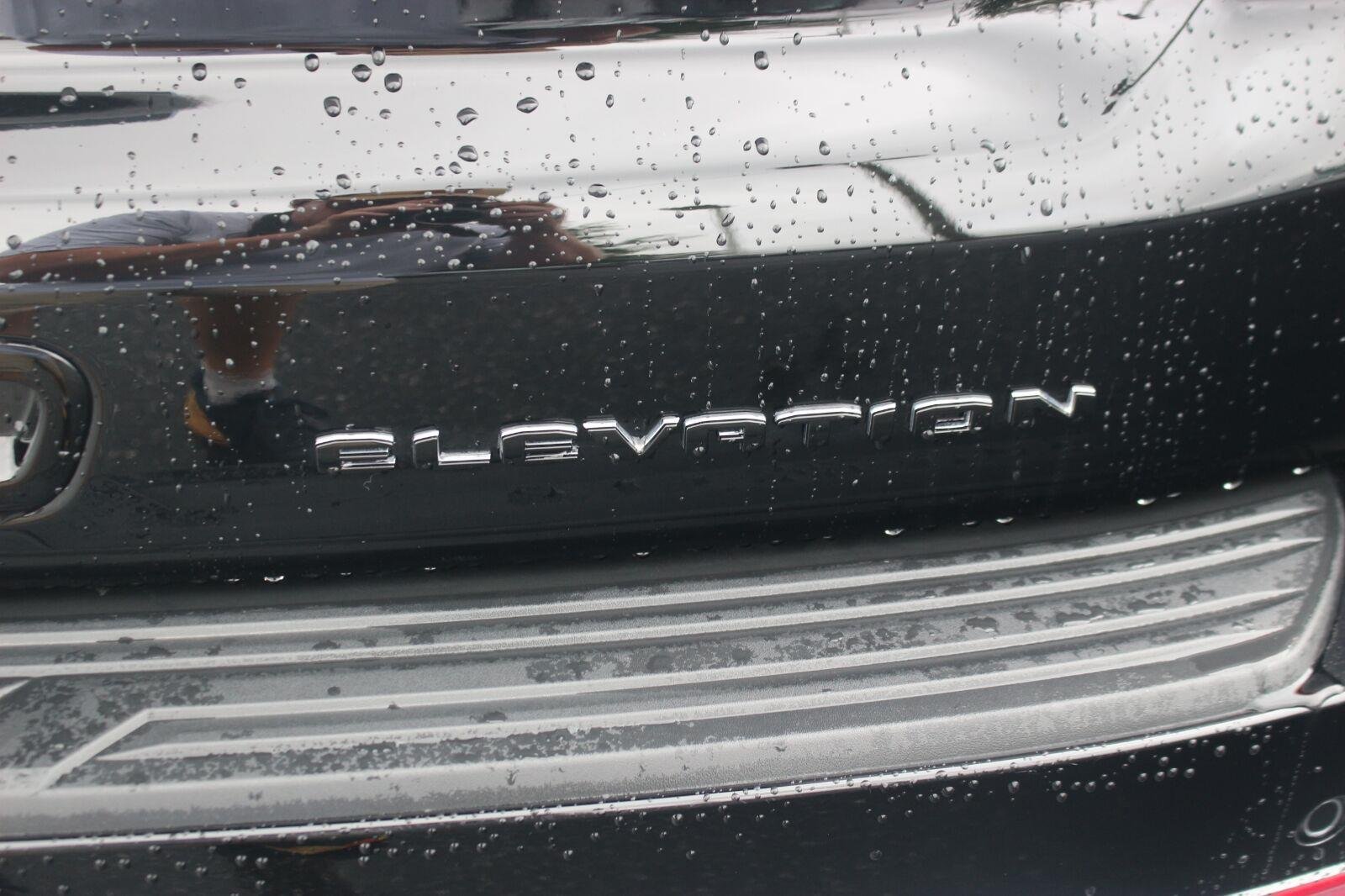 Used 2026 Onyx Black GMC Elevation image 12