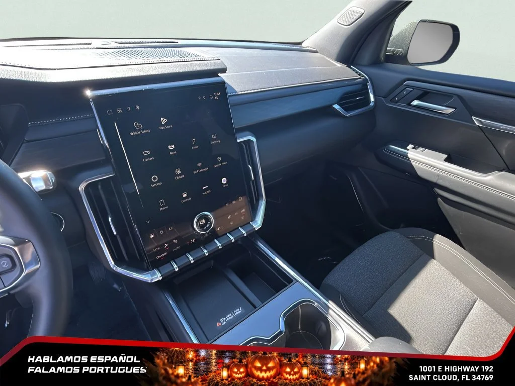 Used 2025 Ebony Twilight Metallic GMC Elevation image 20