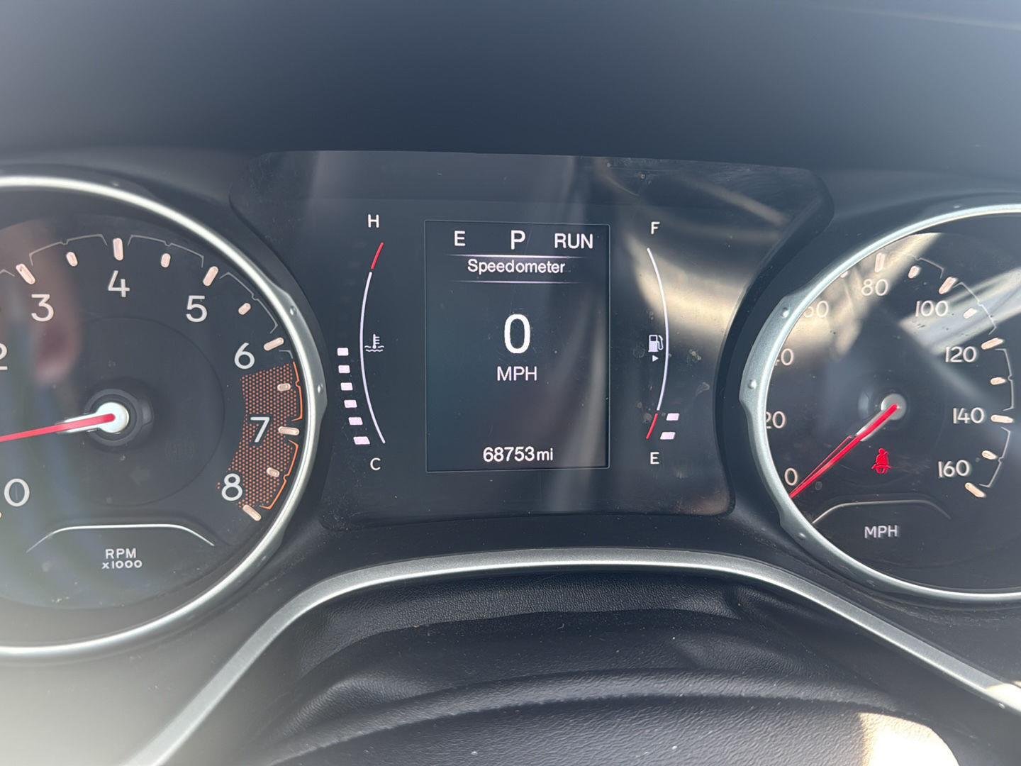 Used 2018 Diamond Black Crystal Pearlcoat Jeep Latitude image 9