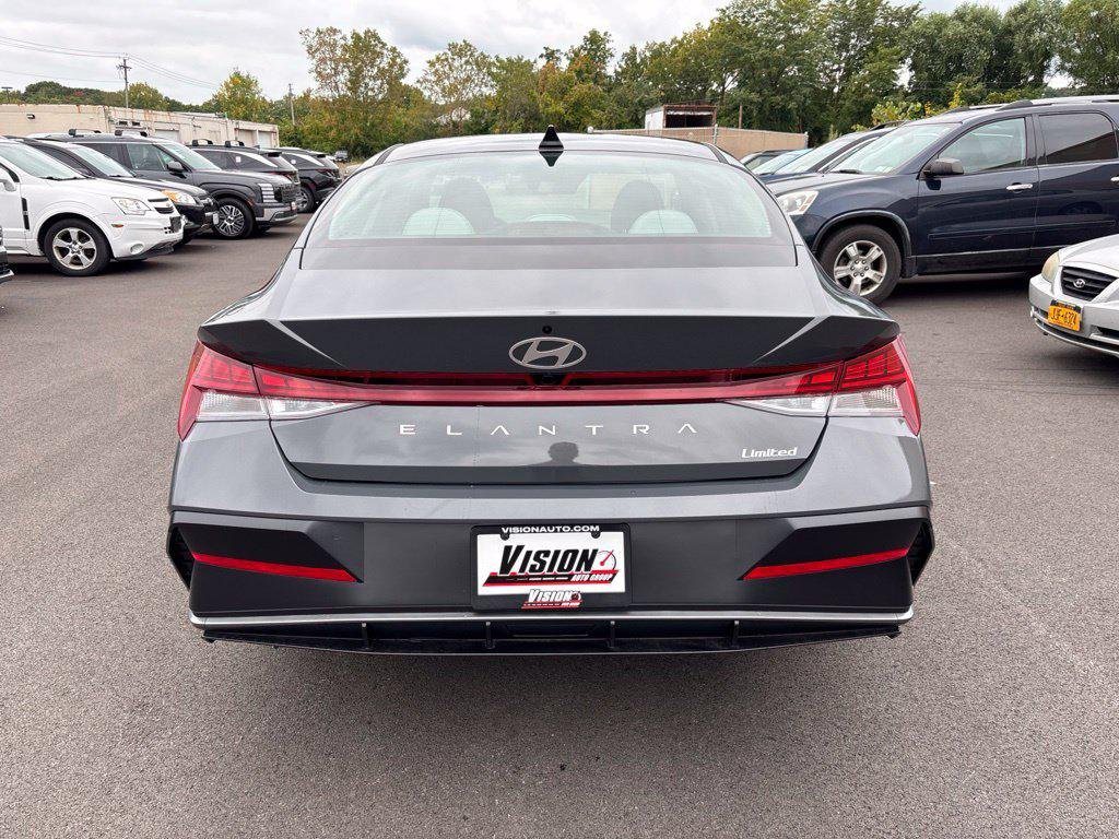 New 2026 Gray Hyundai Limited image 4