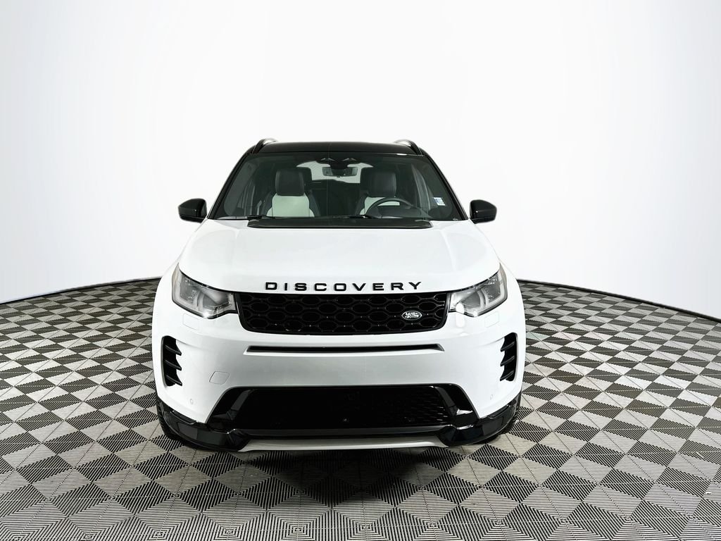 Used 2025  Land Rover SE image 2