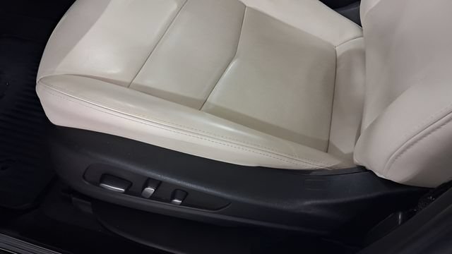 Used 2022 CRYSTAL WHITE TRICOAT Cadillac AWD Sport image 27