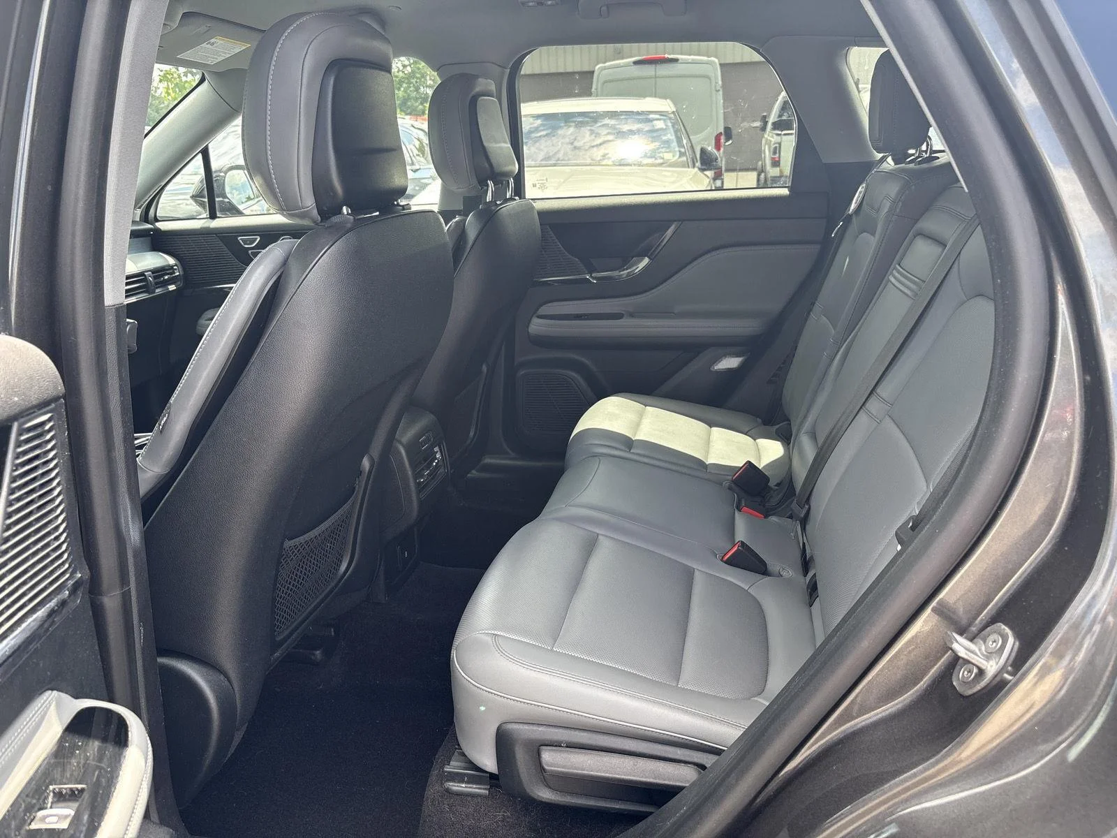 Used 2020 Magnetic Gray Lincoln Standard image 14