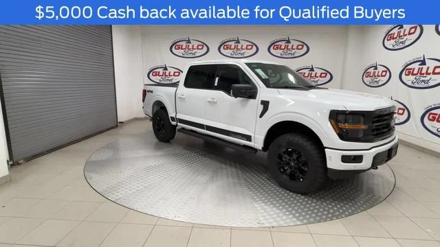New 2026 Oxford White Ford XLT image 2
