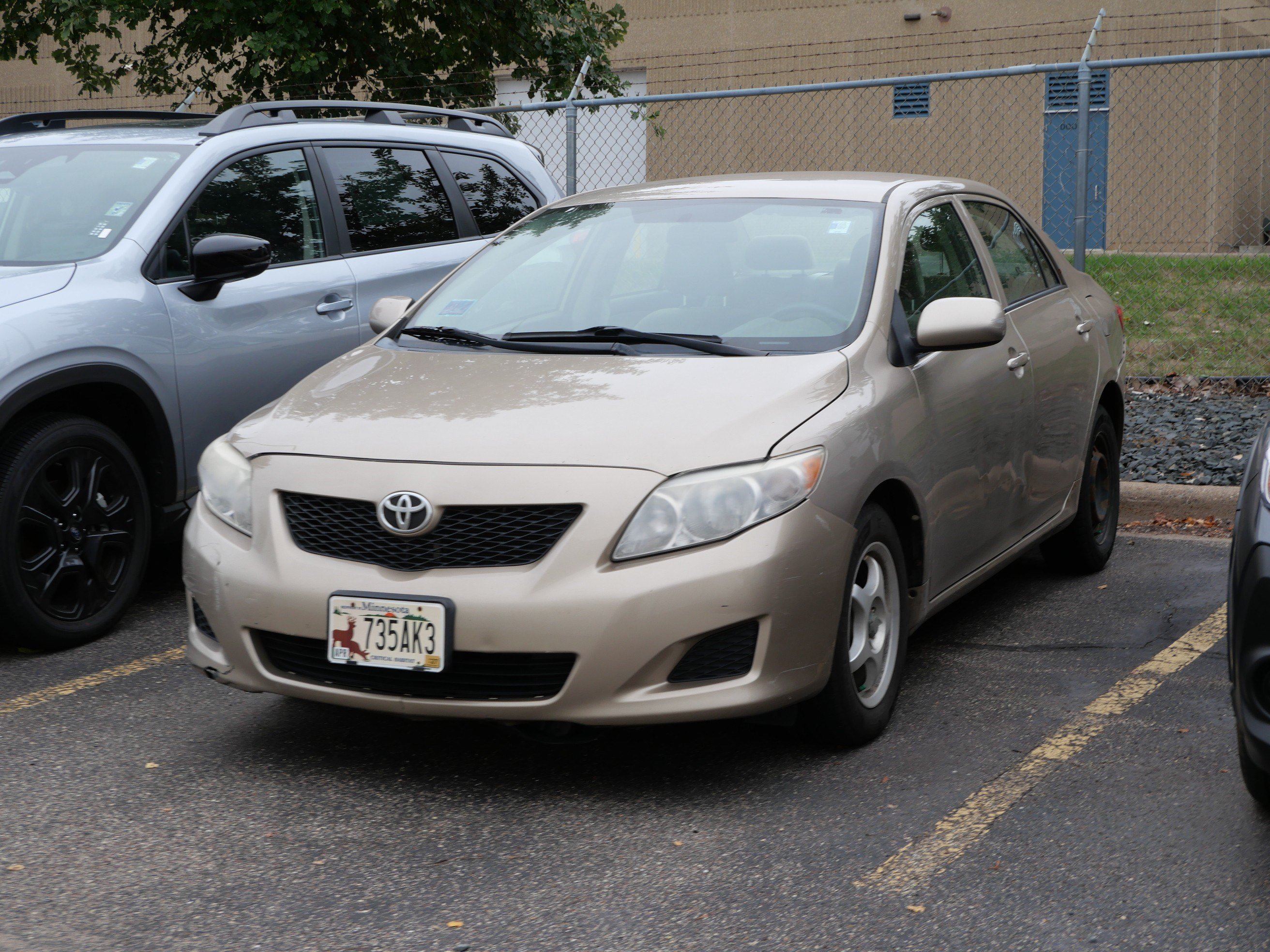 Used 2009 Desert Sand Mica Toyota LE image 3