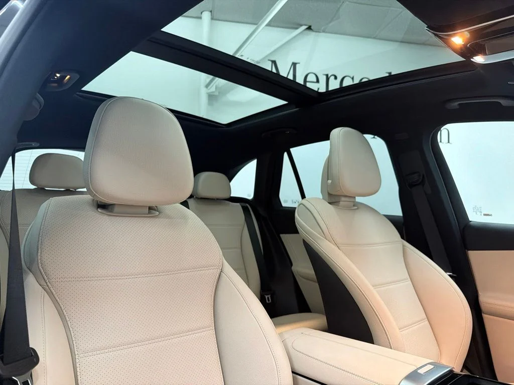 New 2027 Gray Mercedes-Benz GLC 300 image 28
