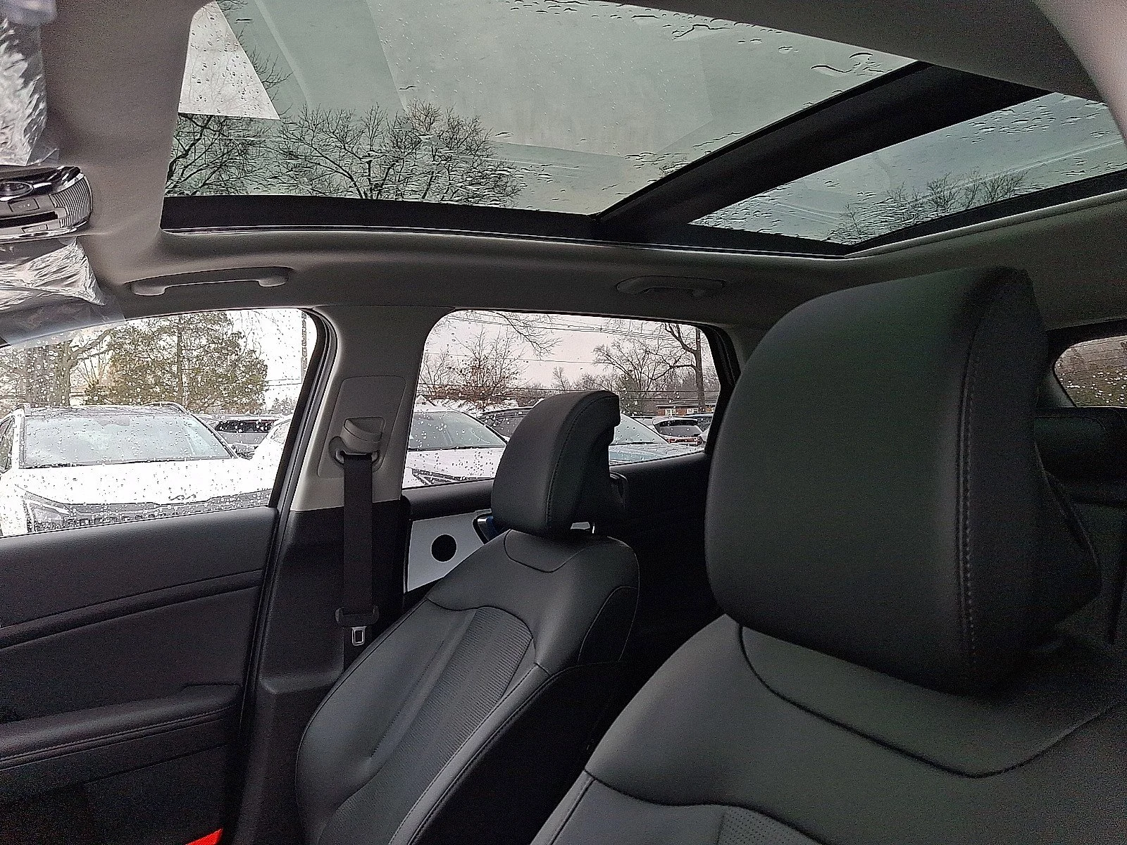 New 2026 Glacial White Pearl Kia EX image 10