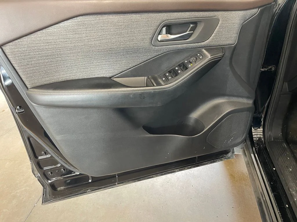Used 2023 Black Nissan SV image 9
