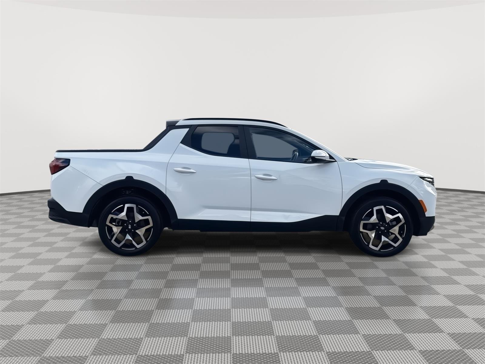 Used 2024 Atlas White Hyundai Limited image 4